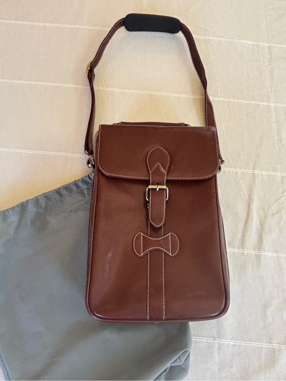 RedEnvelope Genuine Leather Wine Carrier Bottle Tote bag